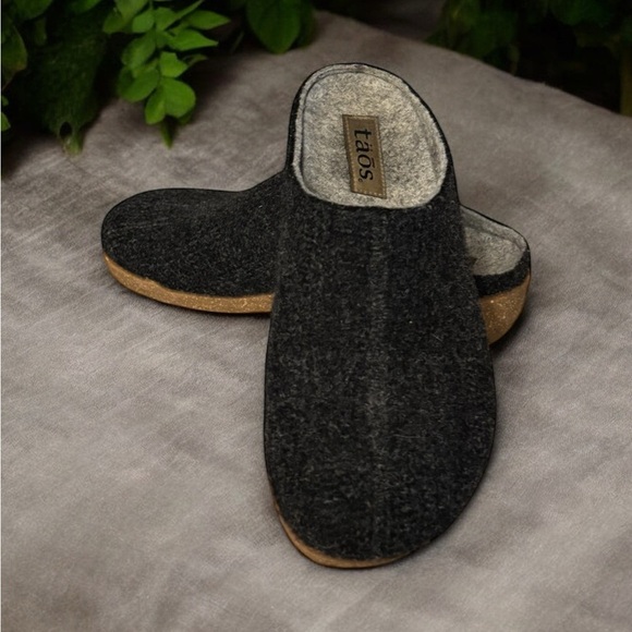 Taos Woolley Gray Clog. Gray Women's Slip-On Woolen Clog. - Picture 11 of 11